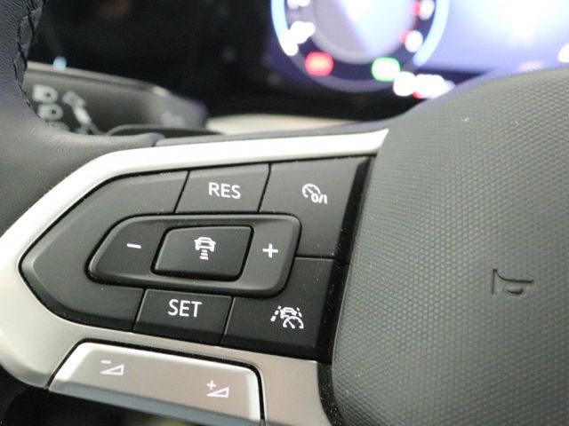 Volkswagen Golf VIII Variant 1.0 eTSI DSG Move - Samsaru's Car Outlet