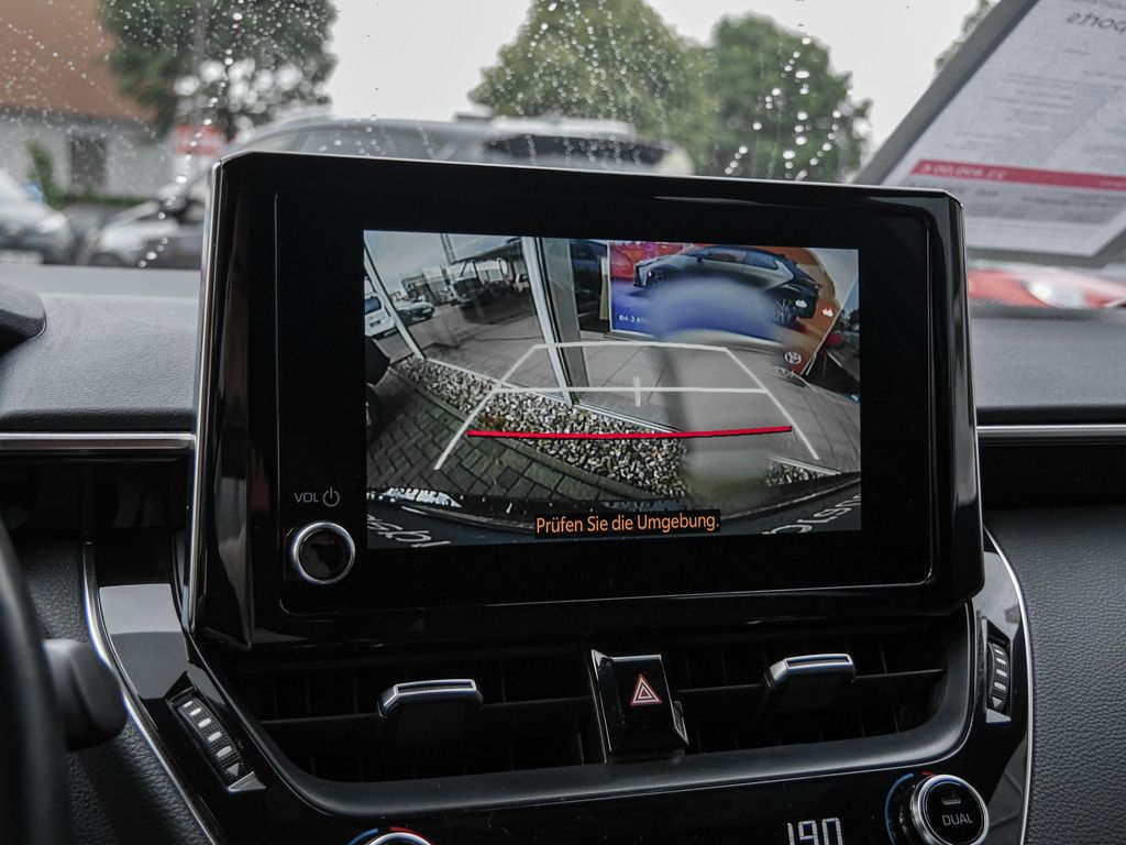 Toyota Corolla Touring Sports 2.0 Hybrid Business - Samsaru's Car Outlet
