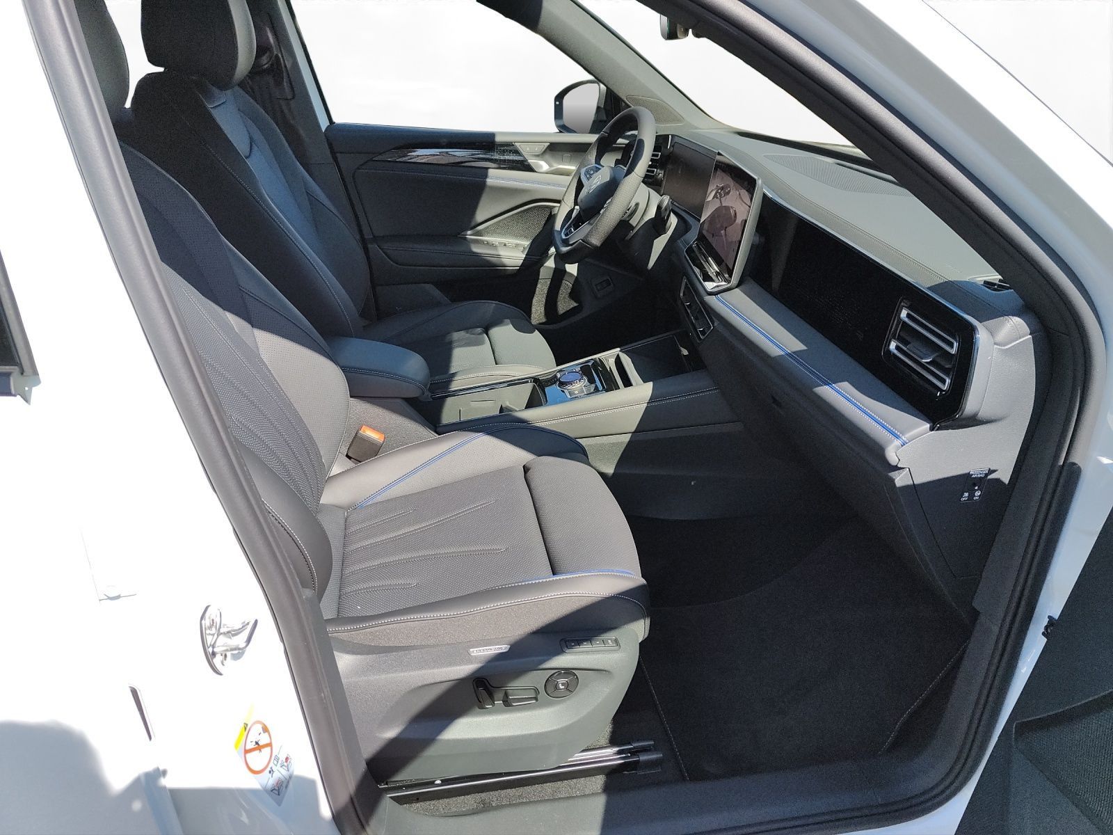 Volkswagen Tiguan R-Line 1,5 l eHybrid  AHK,Massagesitz