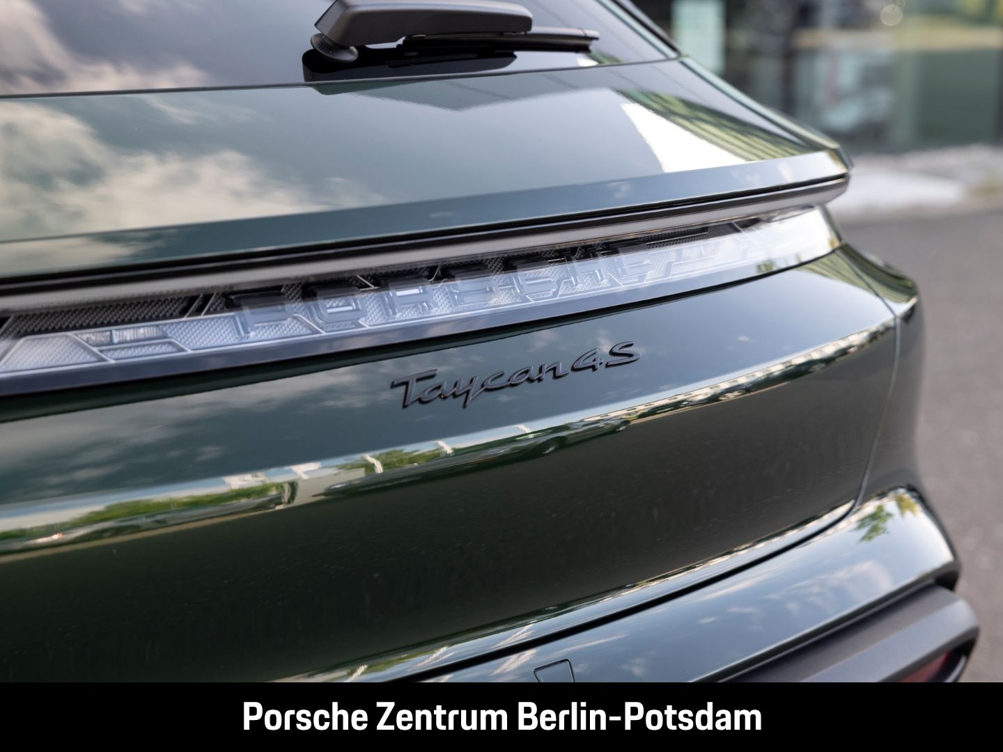 Porsche Taycan 4S Cross Turismo Soft-Close HD-Matrix