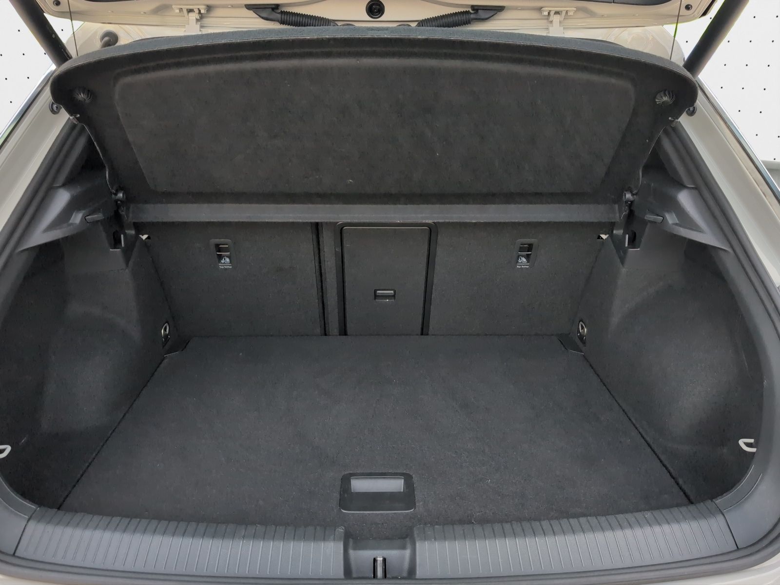 Volkswagen T-Roc R-Line 1.5 TSI - Samsaru's Car Outlet