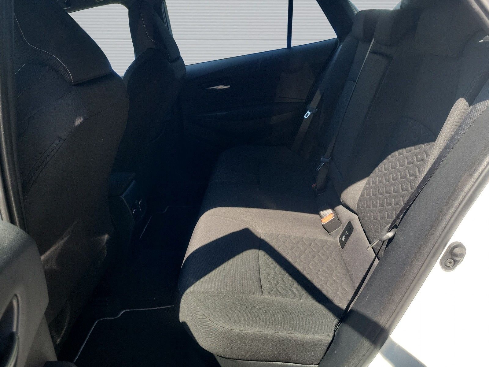 Toyota Corolla 1.8 Hybrid Business - Samsaru's Car Outlet