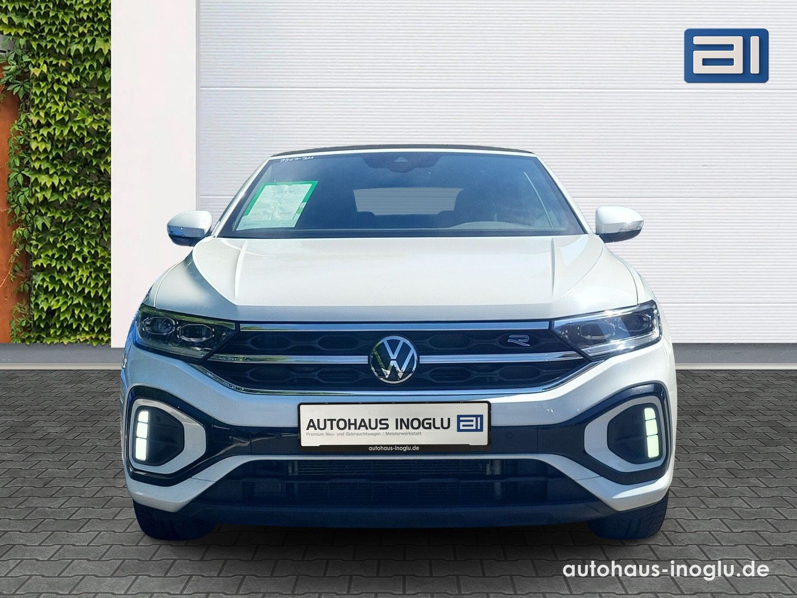 Volkswagen T-Roc 1.5 TSI R-Line - Samsaru's Car Outlet