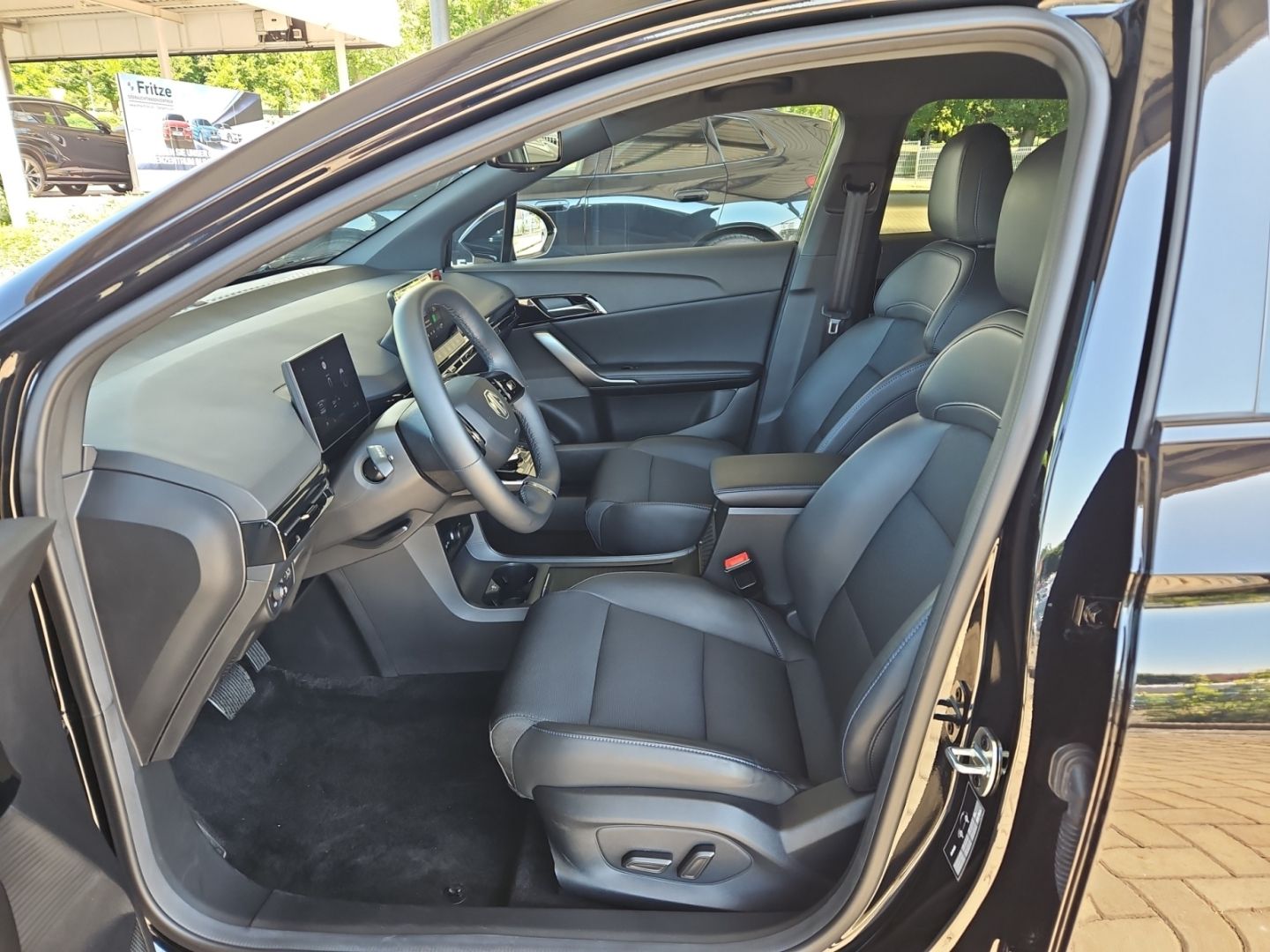 MG4 Luxury / 64 kWh / Navi / SHZ / 360°-Kamera