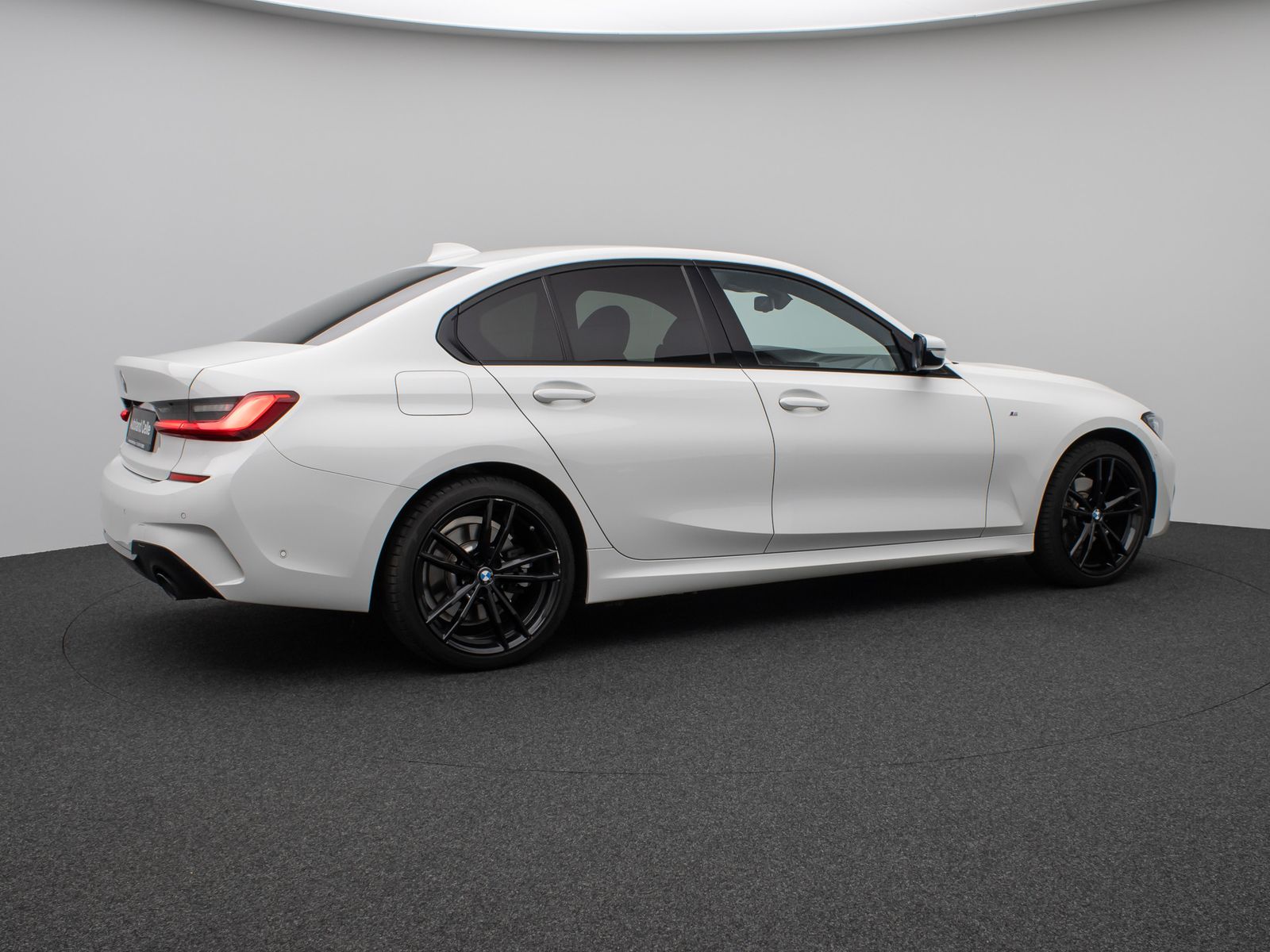 BMW 320e M Sport - Samsaru's Car Outlet