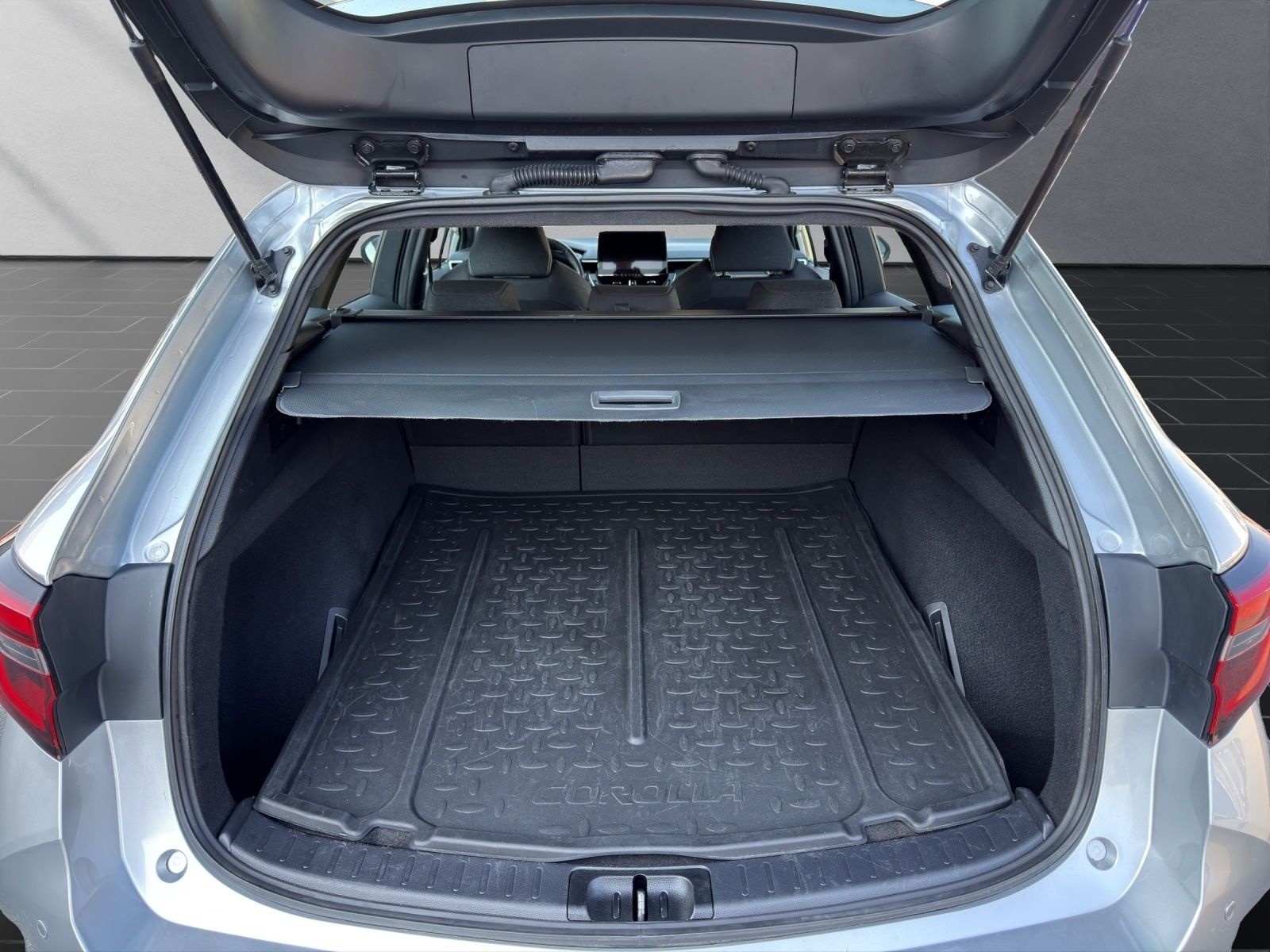 Toyota Corolla Touring Sports Hybrid Active Safety AHK