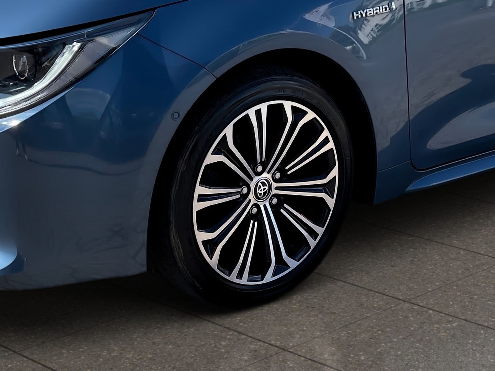 Toyota Corolla Touring Sports Hybrid - Samsaru's Car Outlet