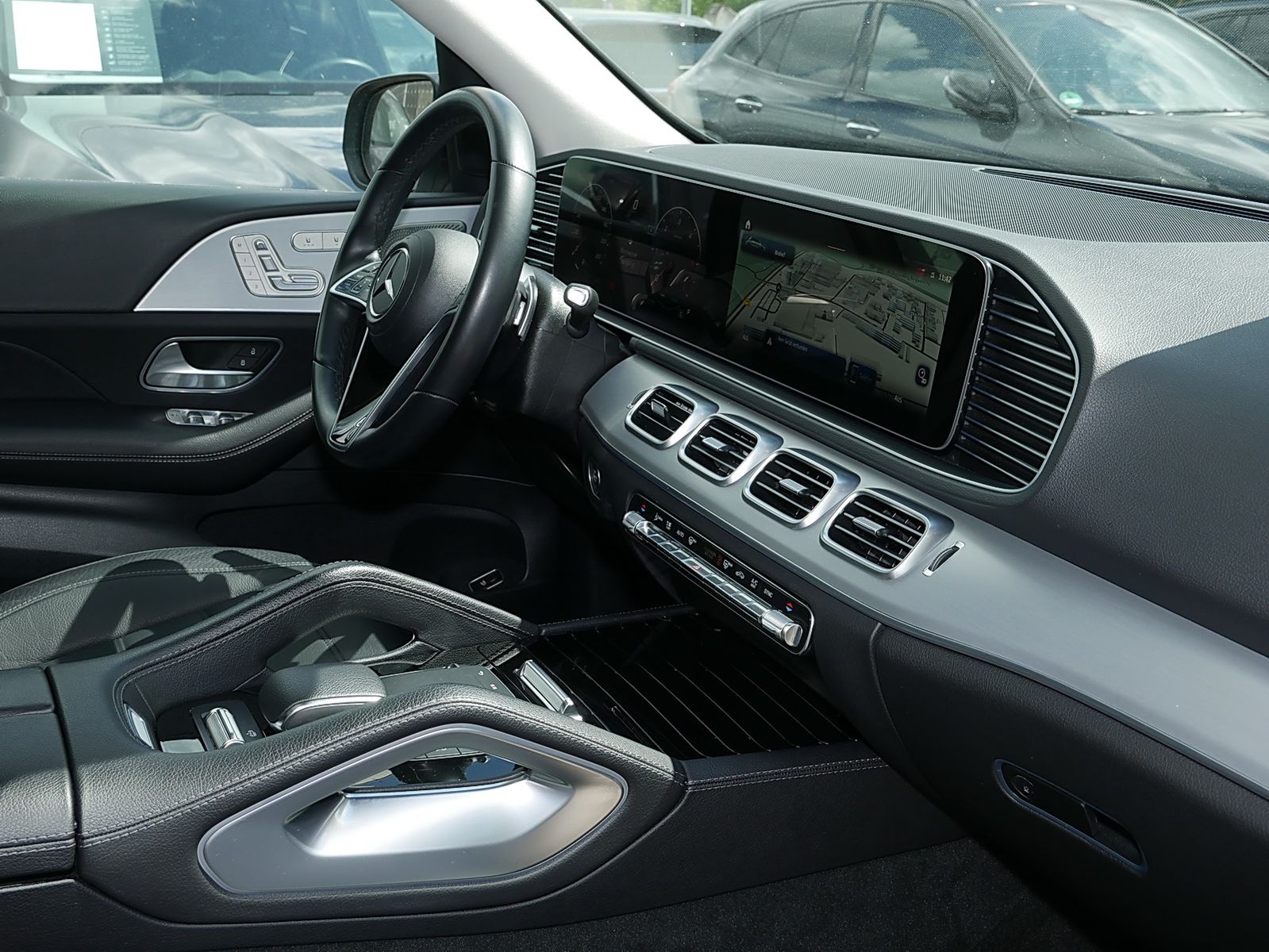 Mercedes-Benz GLE 300 d 4M+AMG+MultiBeam LED+Night+AHK+PANO+++