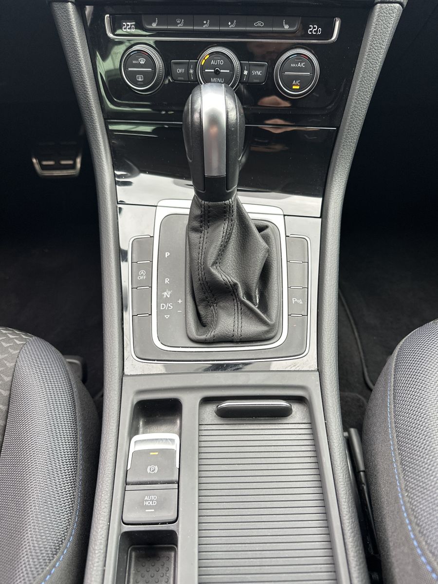 Volkswagen Golf Variant 2.0 TDI DSG United - Samsaru's Car Outlet