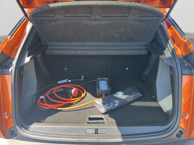 Peugeot 2008 e- Allure - Samsaru's Car Outlet