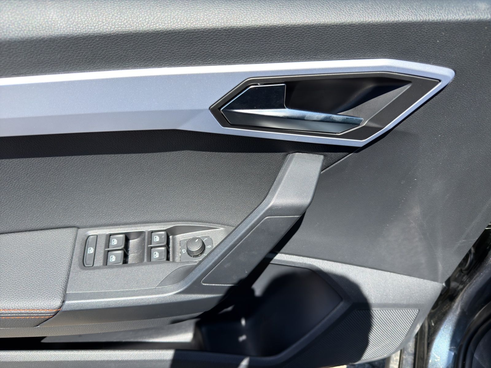 Seat Arona 1.5 TSI DSG FR AHK KAMERA PARKLENK NAVI AC