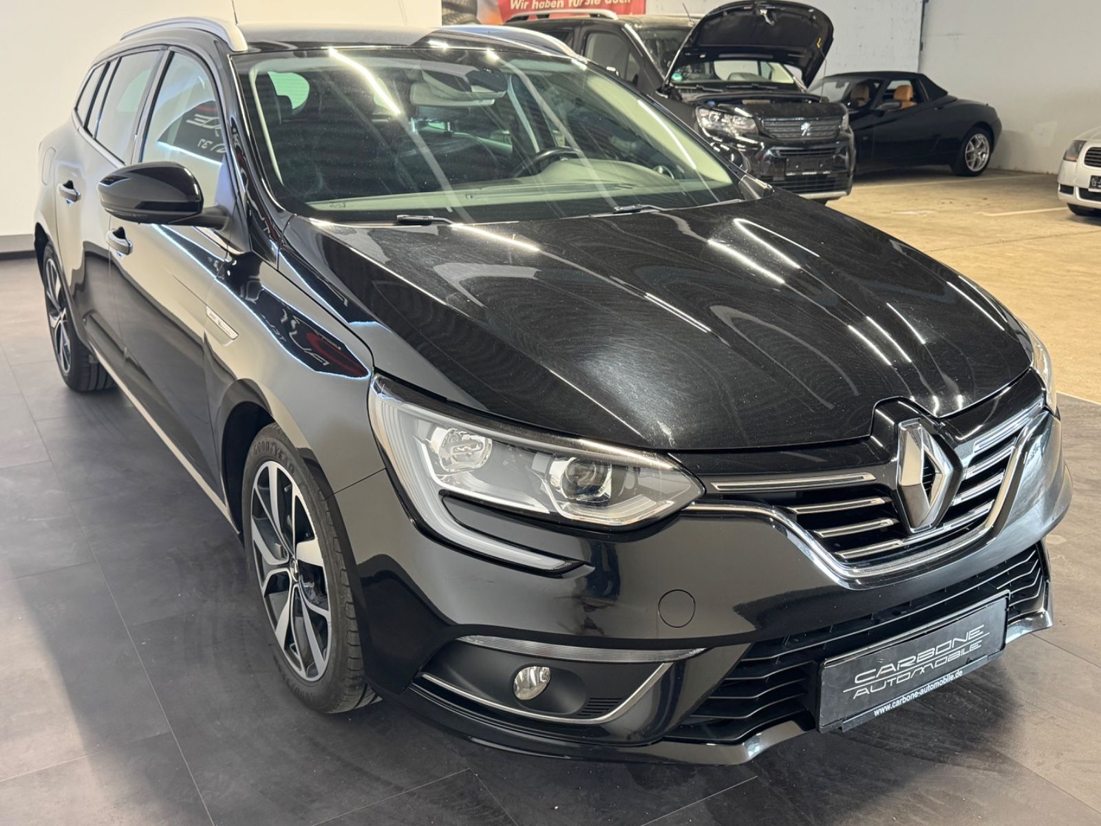 Renault Megane IV Grandtour BOSE-Edition - Samsaru's Car Outlet