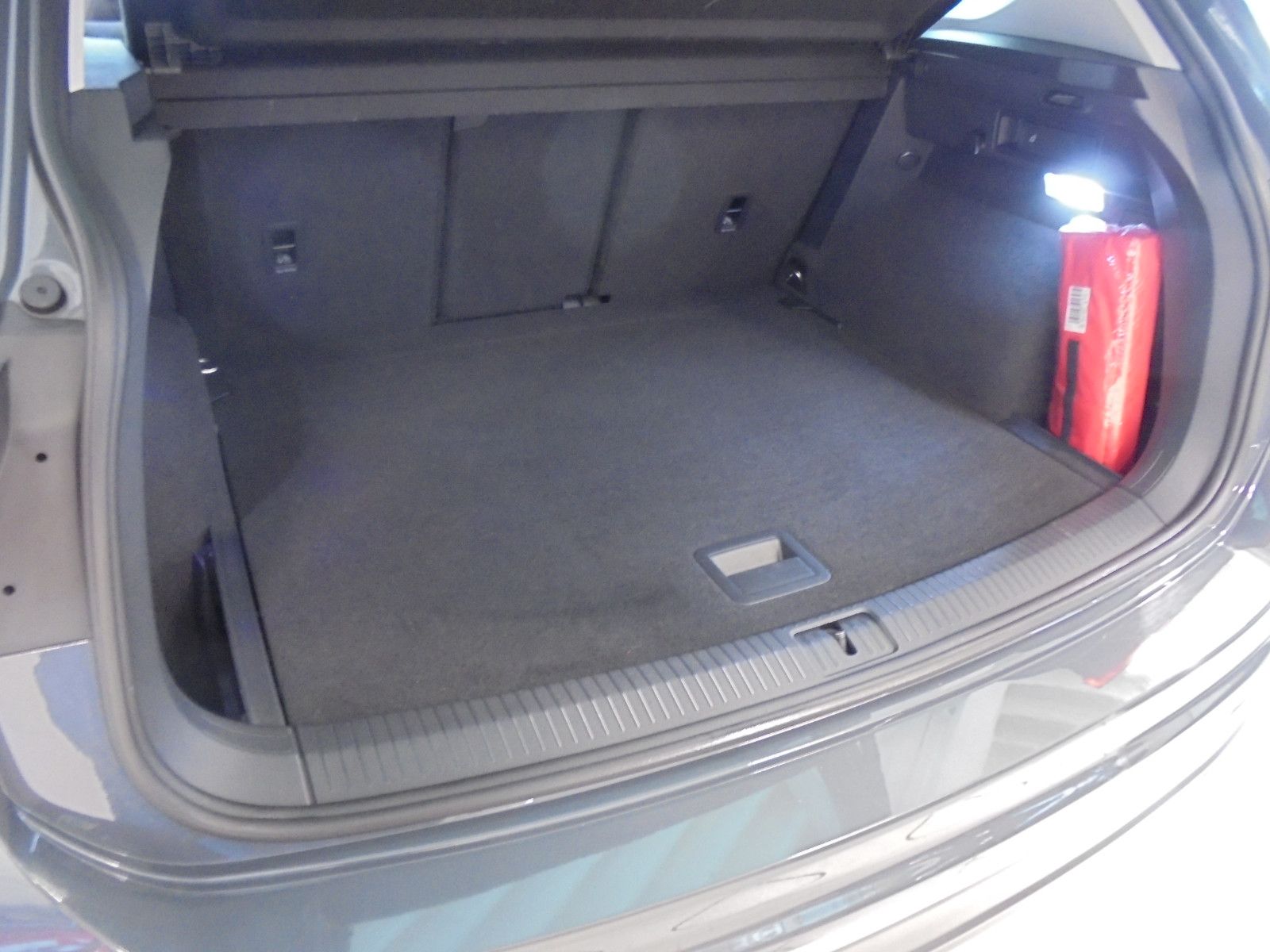 Volkswagen Tiguan Life TDI - Samsaru's Car Outlet