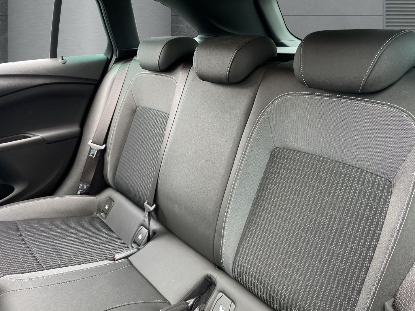 Opel Astra ST Business Elegance 1.5D - Samsaru's Car Outlet
