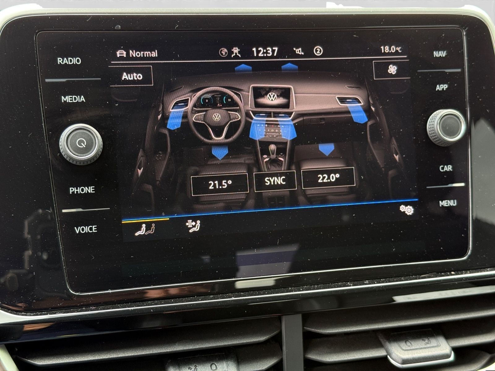 Volkswagen T-Roc R-LINE - Samsaru's Car Outlet