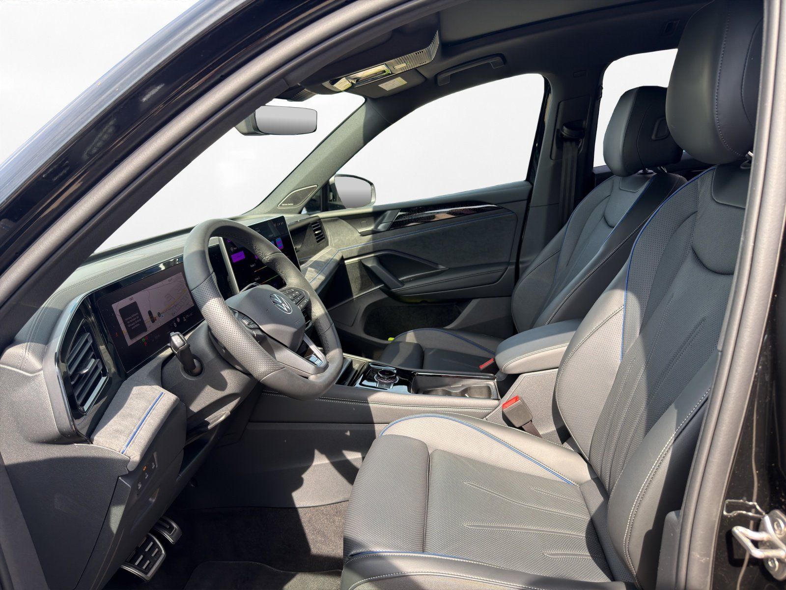 Volkswagen Tiguan 2.0 TDI DSG 4MOTION R-Line | PANO |