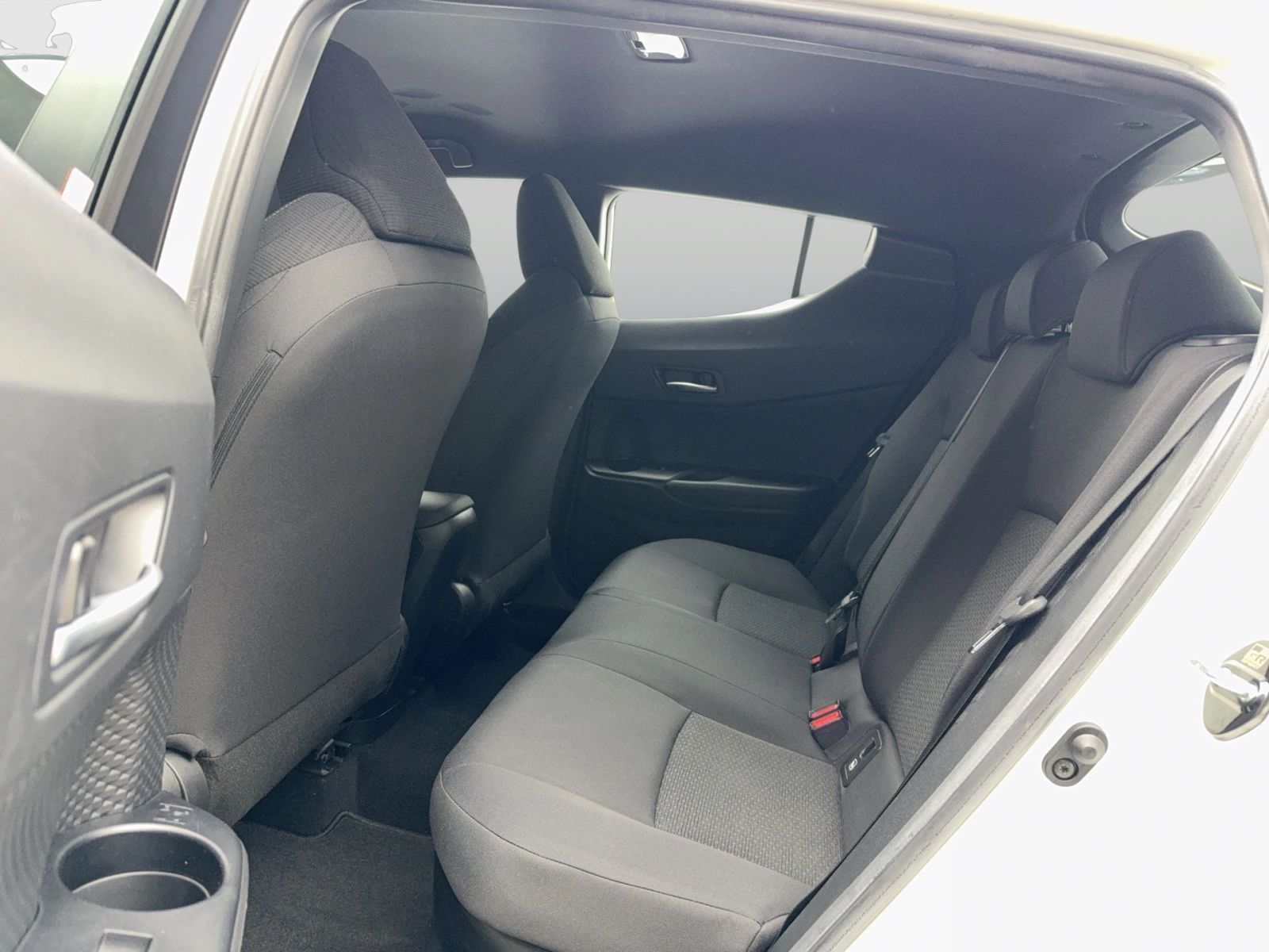 Toyota C-HR 1.8 Hybrid CVT FLOW - Samsaru's Car Outlet
