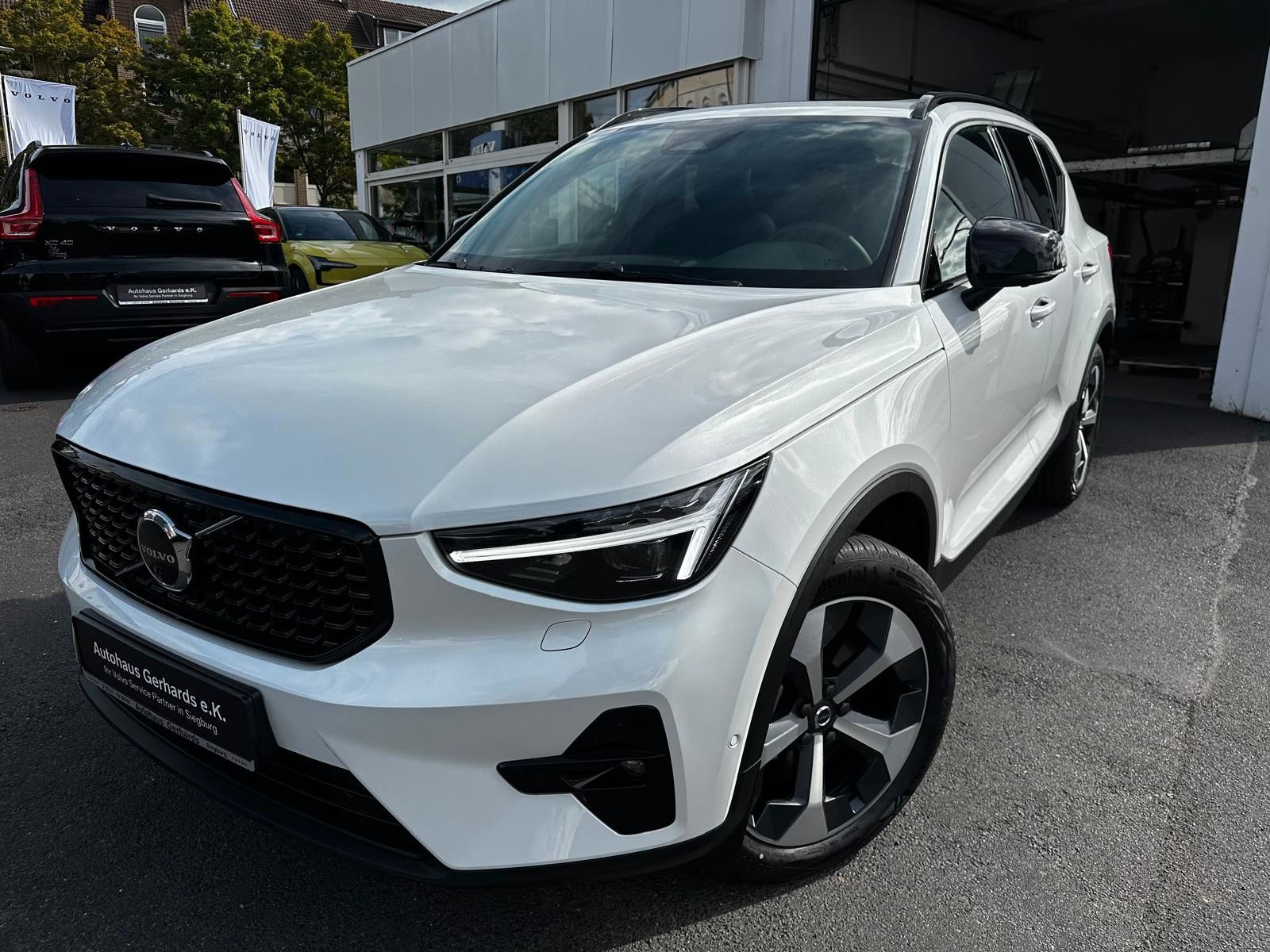 Volvo XC40 B3 Plus Dark Leder,AHK,Pano,360°,BLIS,ACC
