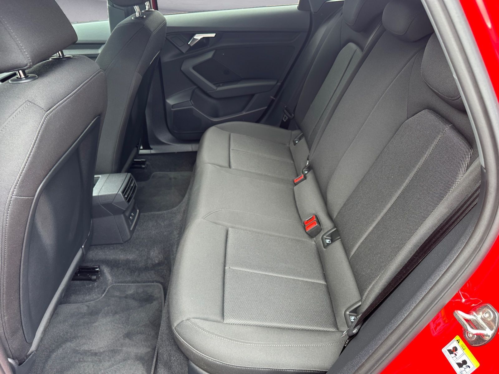 Audi A3 Sportback 40 TFSIe S-line LED/AHK/Navi/Interf