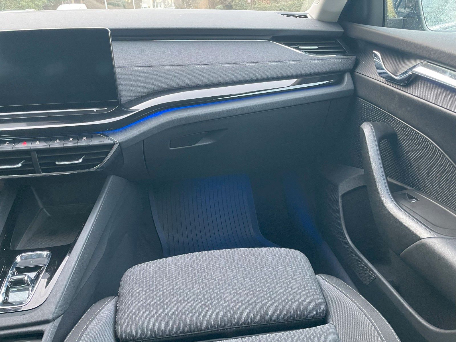 Skoda Octavia Combi Style iV - Samsaru's Car Outlet