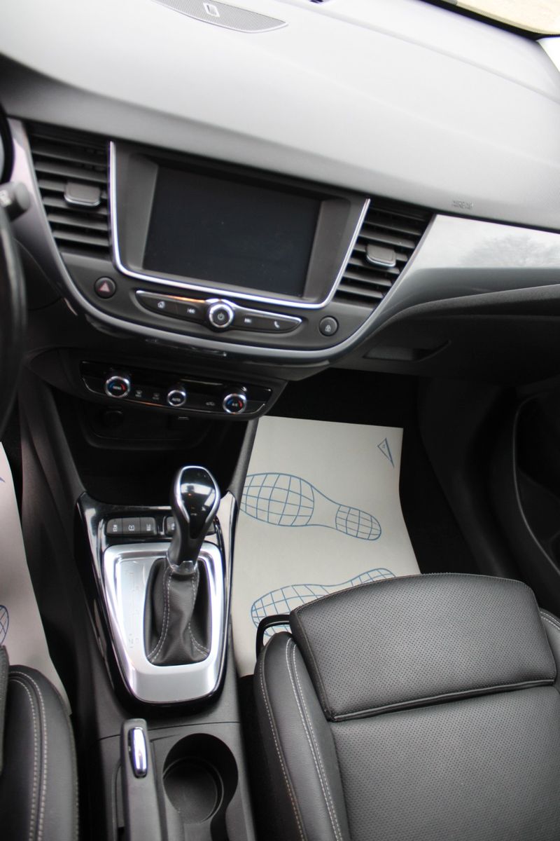 Opel Crossland Elegance - Samsaru's Car Outlet