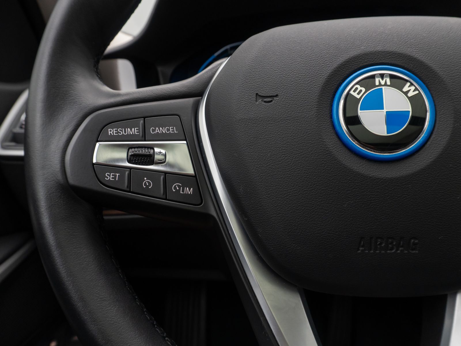 BMW 320e - Samsaru's Car Outlet