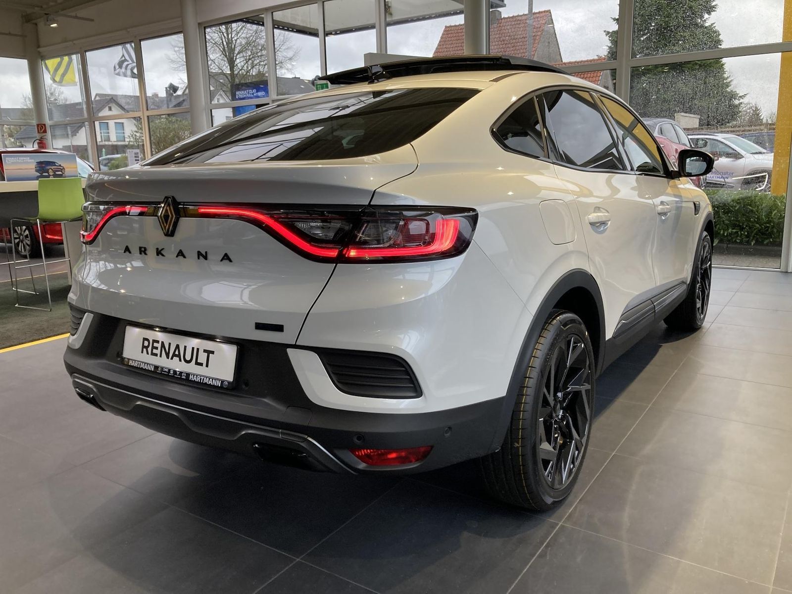Renault Arkana ESPRIT ALPINE Full Hybrid - Samsaru's Car Outlet