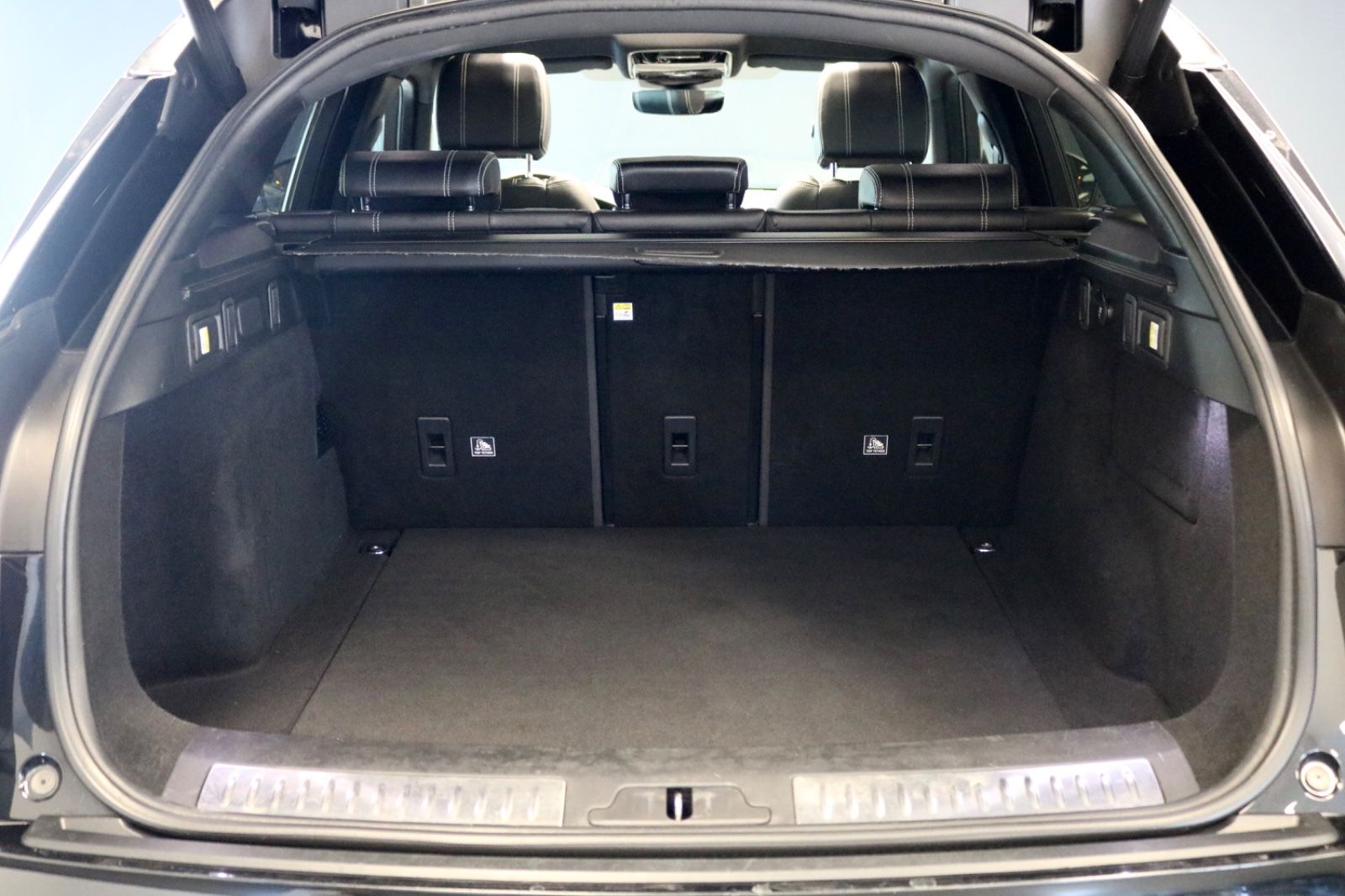 Range Rover Velar R-Dynamic - Samsaru's Car Outlet