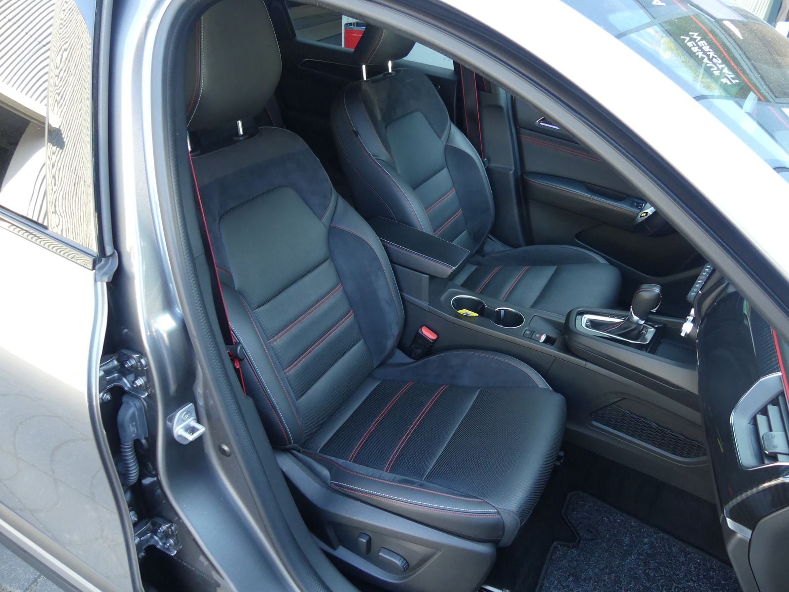 Renault Arkana 1.3 TCe R.S. Line Mild Hybid - Samsaru's Car Outlet