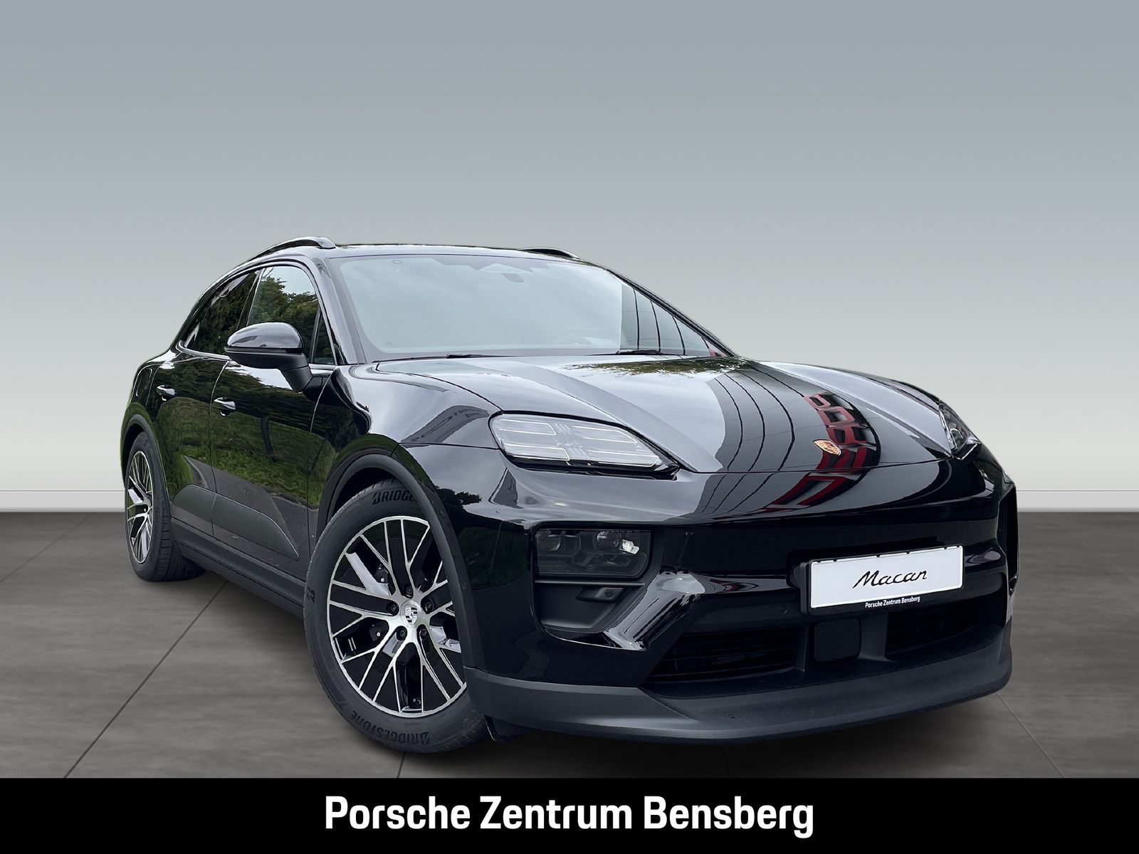 Porsche Macan Electric 4