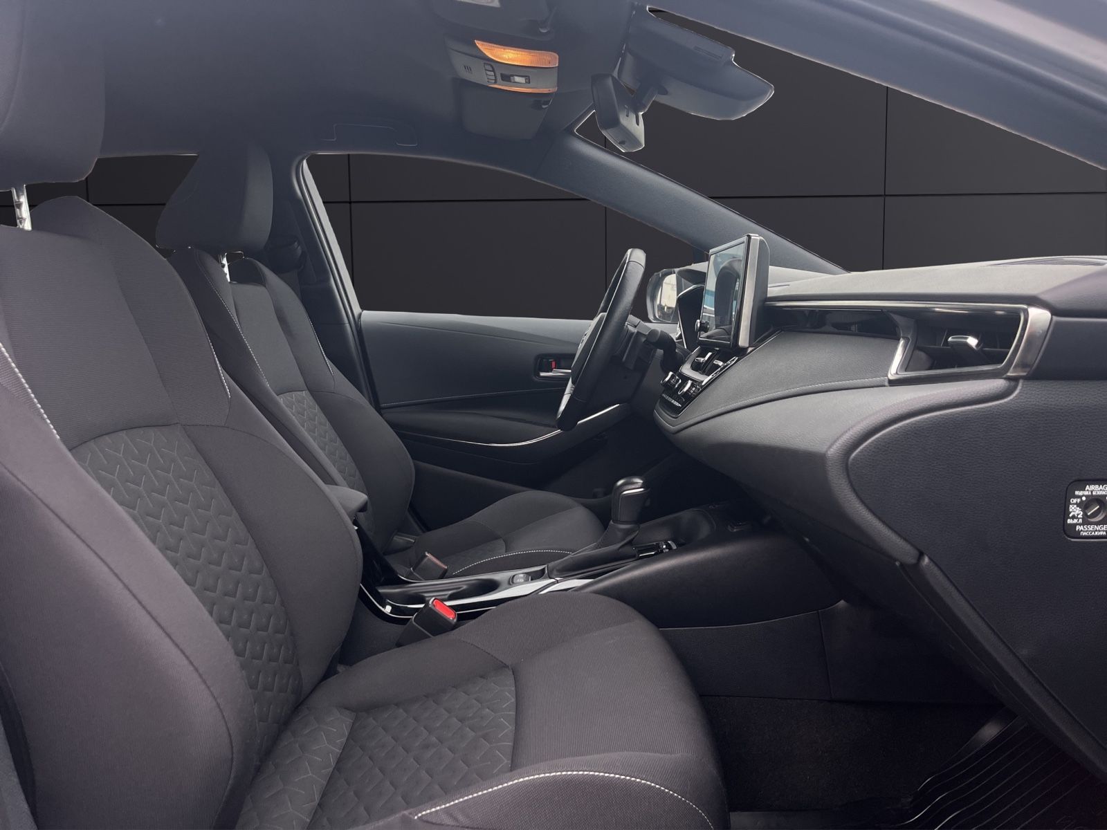 Toyota Corolla Touring / Sports Hybrid - Samsaru's Car Outlet