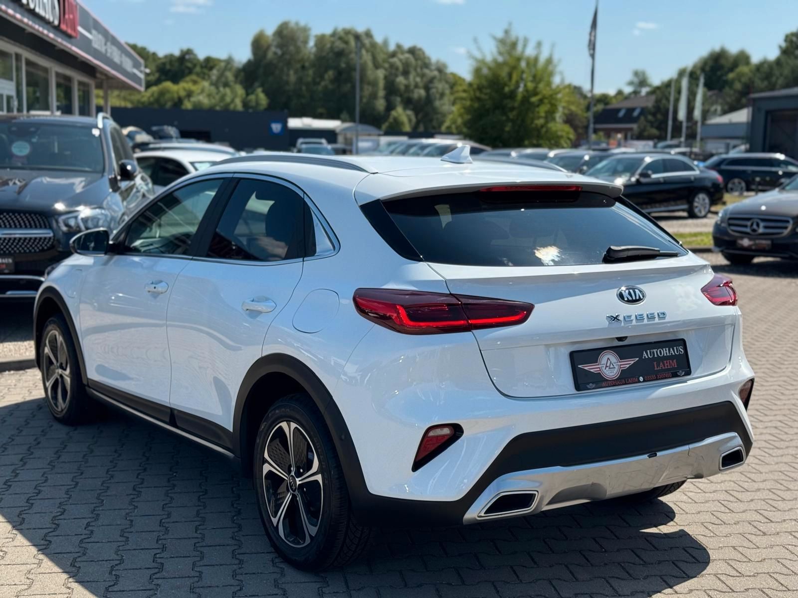Kia XCeed 1.6 DCT Plug-in-Hybrid Platinum Edition - Samsaru's Car Outlet