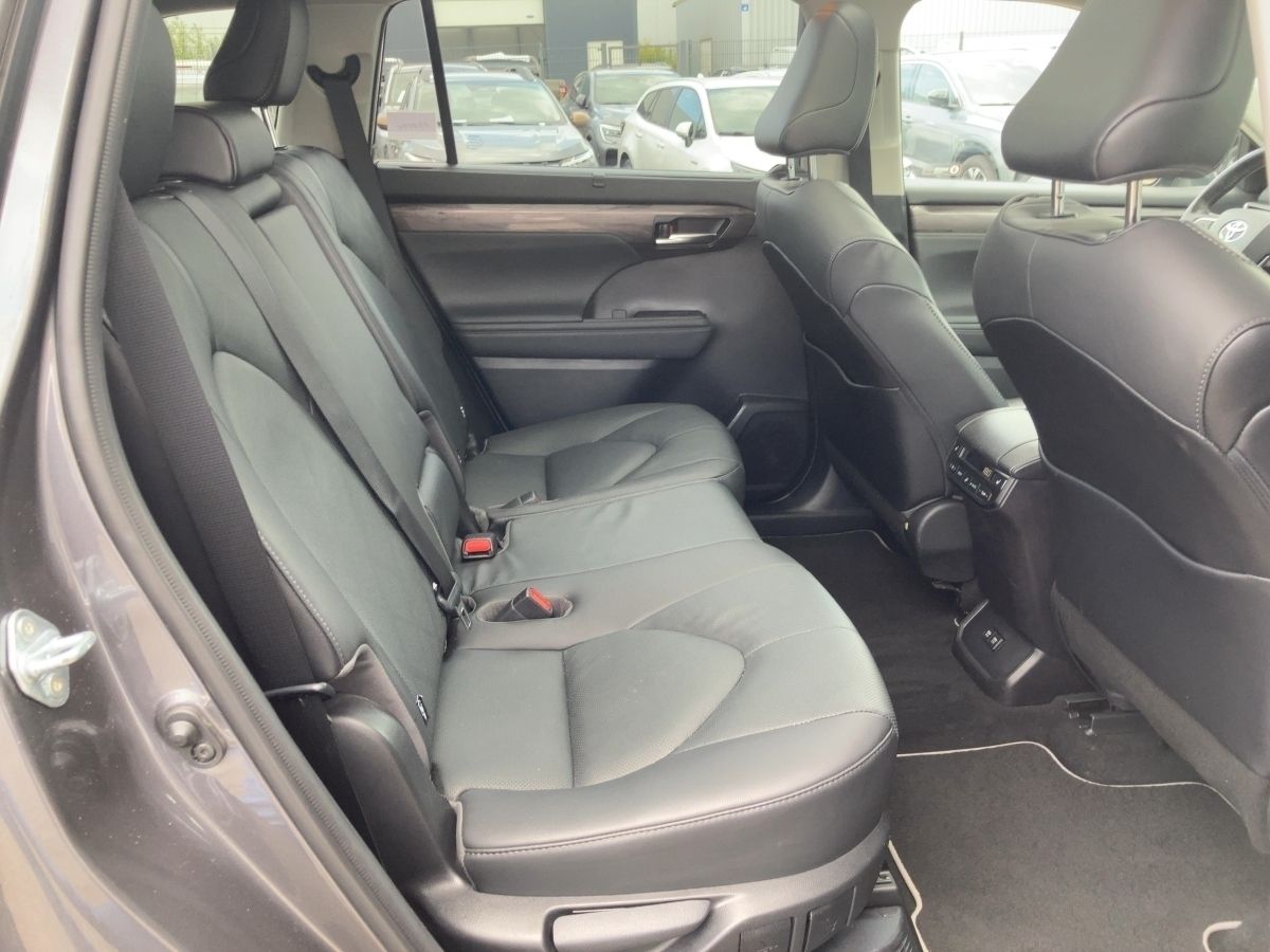Toyota Highlander 2.5 Hybrid Luxury*AHK*7-SITZER*KAMERA