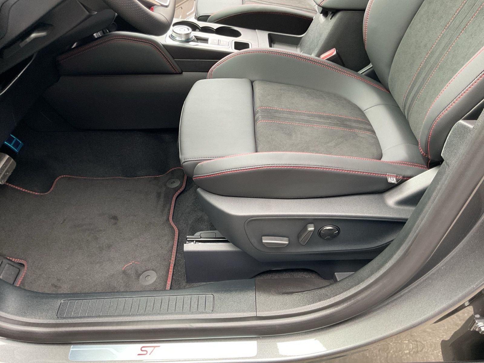 Ford Kuga PHEV ST-Line X+ACC+el.AHK+LED+B&O+...