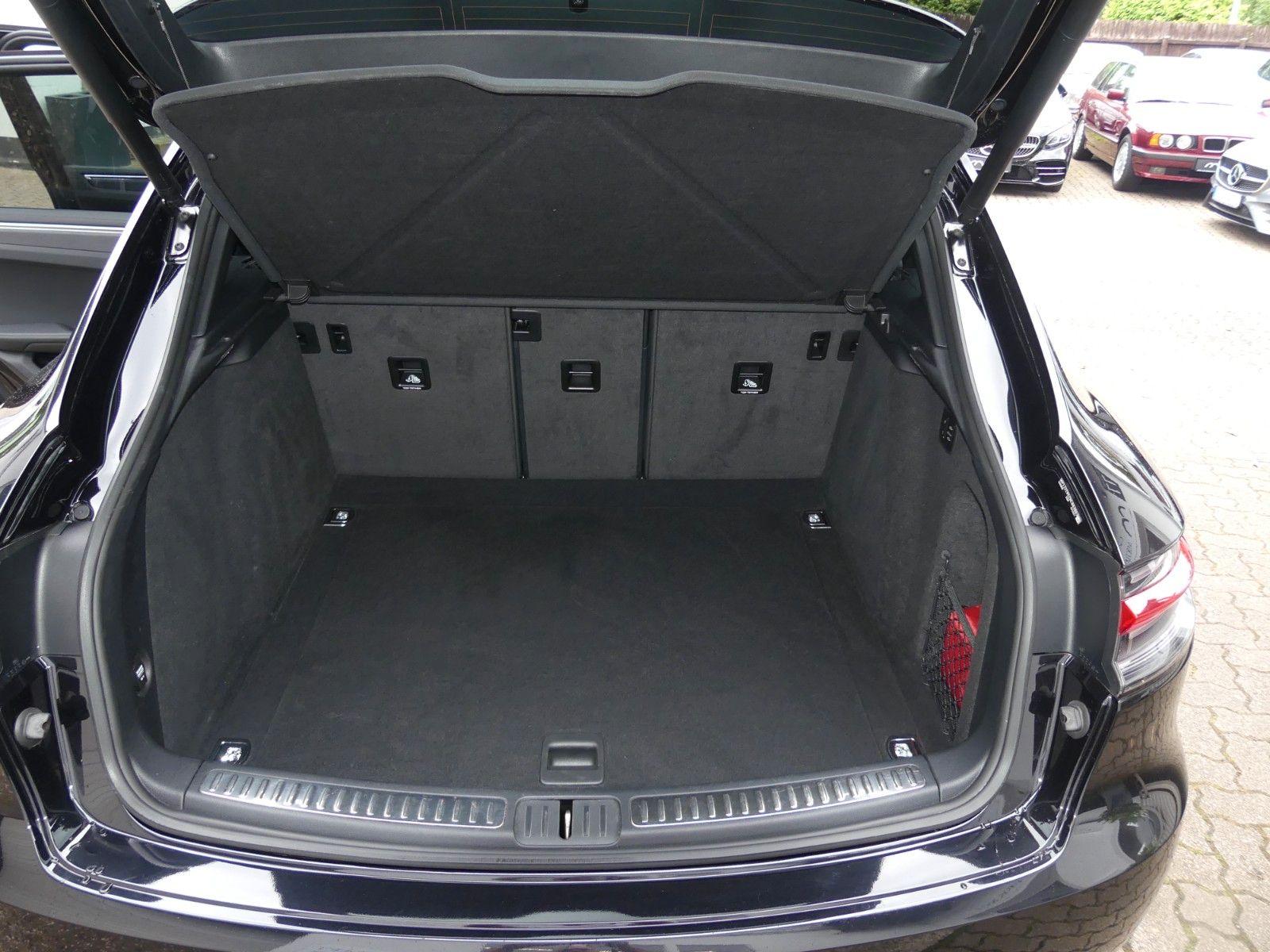Porsche Macan GTS - Samsaru's Car Outlet