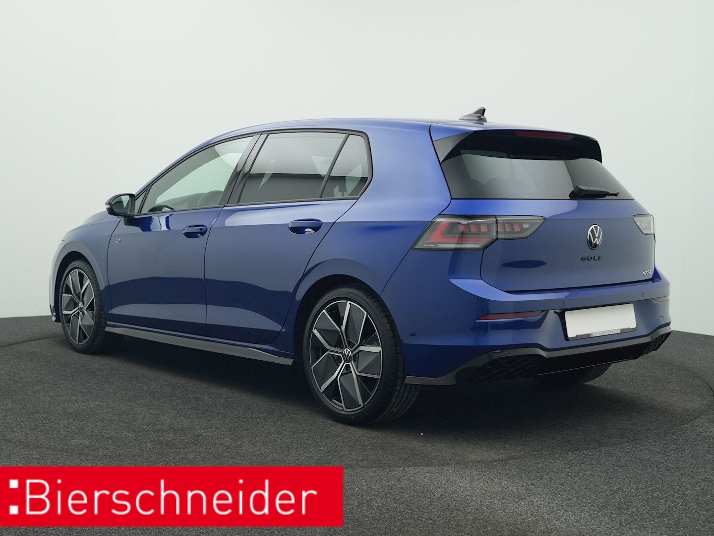 Volkswagen Golf 8 1.5 eTSI DSG R-Line BLACK-STYLE 5-J.-GAR
