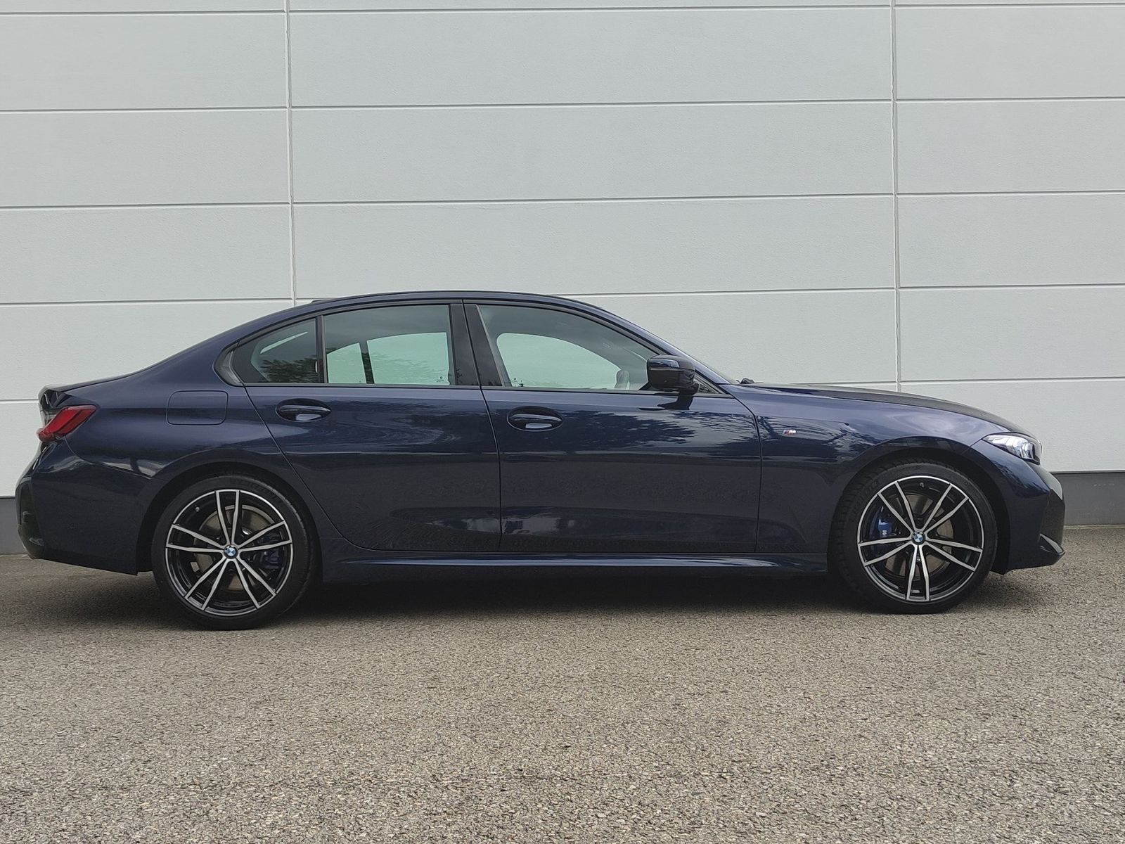 BMW 330i xDrive M Sportpaket - Samsaru's Car Outlet