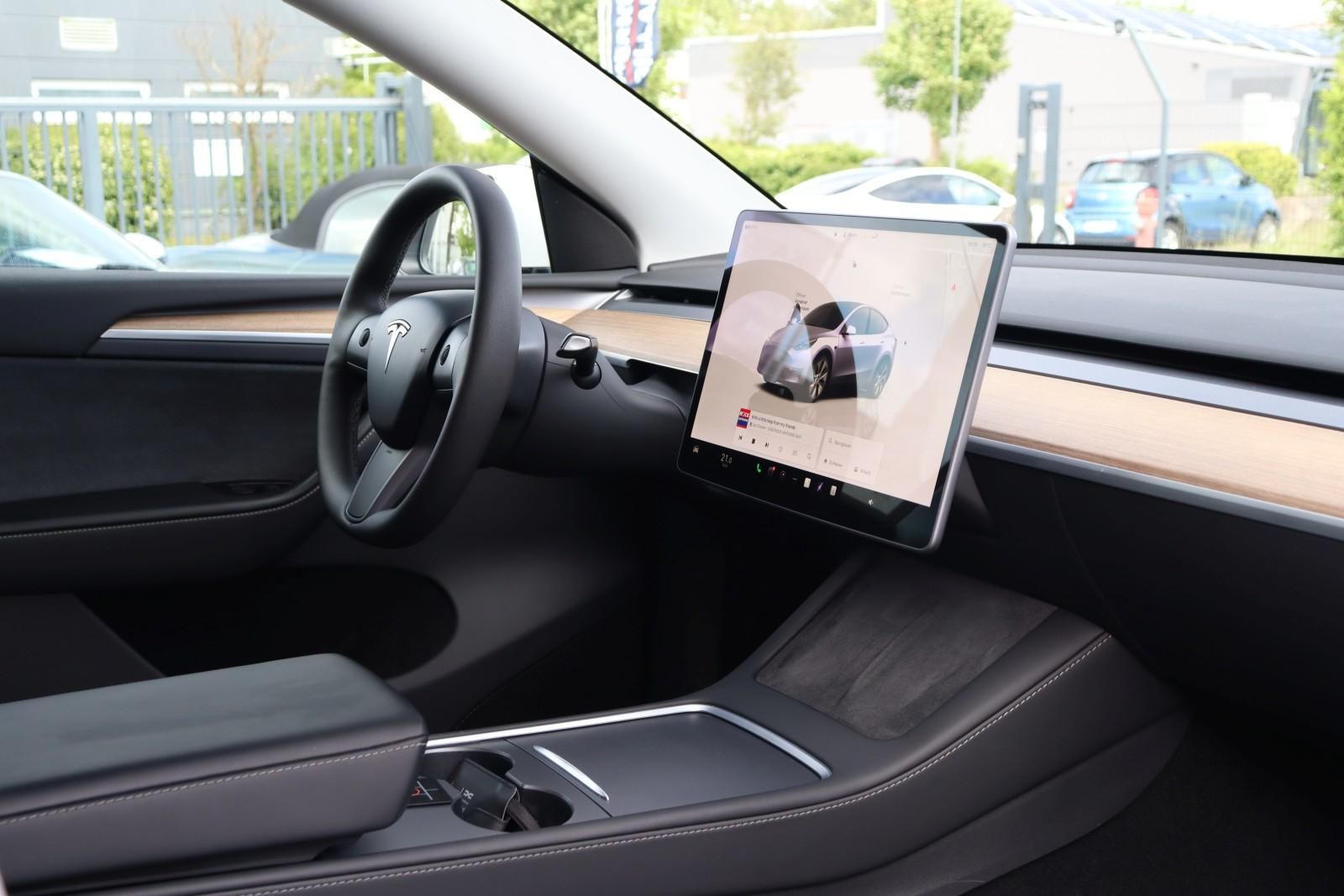 Tesla Model Y Long Range AWD +1.HAND+AHK+MWST+92,2%SOH
