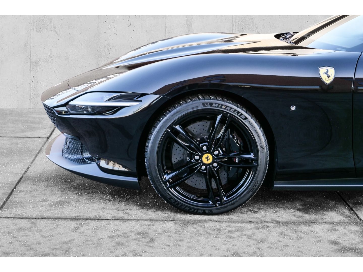 Ferrari Roma Spider - Samsaru's Car Outlet
