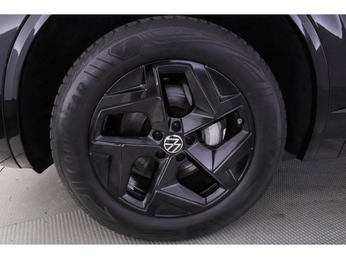 Volkswagen Touareg 3.0 V6TDI 4Motion DSG R-Line+LED+PANO
