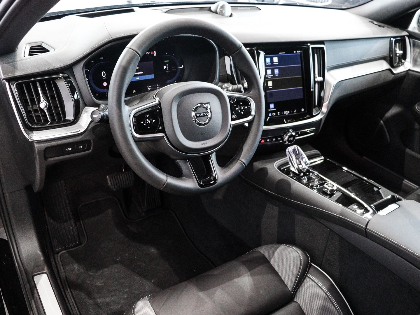 Volvo V60 T8 AWD Ultra Dark Recharge Plug-In Hybrid Tw