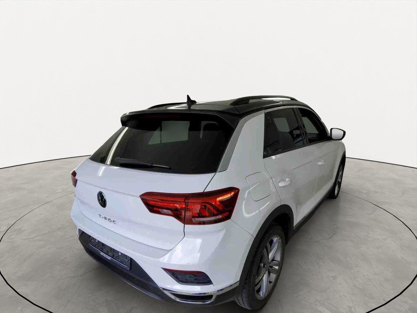 Volkswagen T-Roc 1.5 TSI Sport - Samsaru's Car Outlet