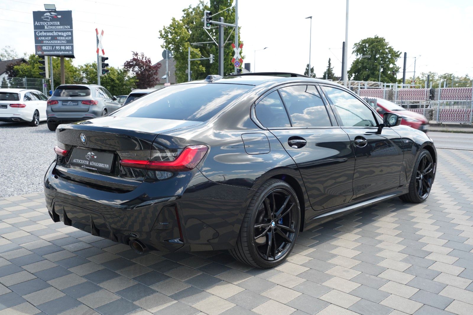 BMW 320d*xDrive*M Sport*H&K*Schiebedach*STHZ*360°*