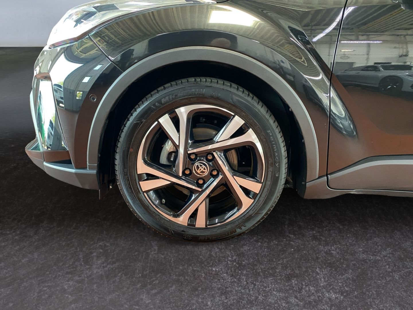 Toyota C-HR 1.8 Hybrid Team - Samsaru's Car Outlet