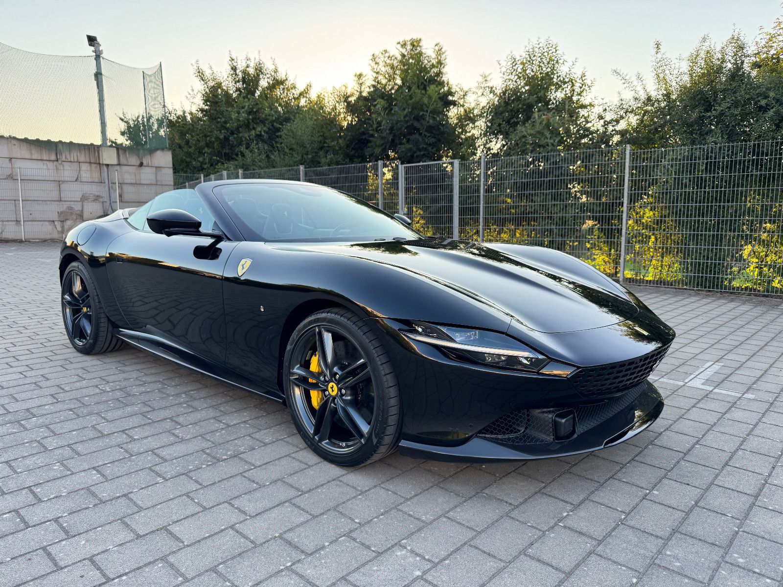 Ferrari Roma Spider - Samsaru's Car Outlet