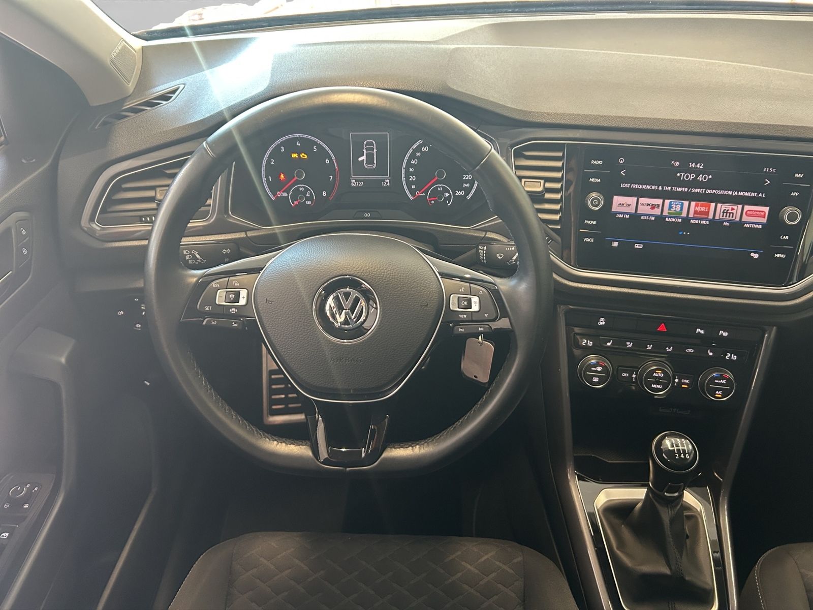 Volkswagen T-Roc 1.5 TSI OPF IQ.DRIVE - Samsaru's Car Outlet