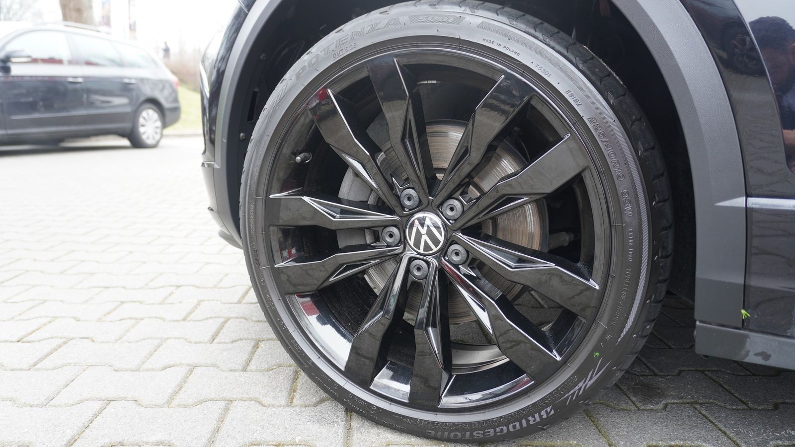 Volkswagen T-Roc 2.0 TDI R-Line - Samsaru's Car Outlet
