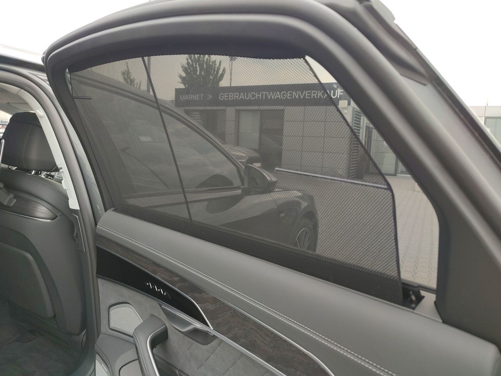 Audi A8 L 60 TFSI e quattro S line - Samsaru's Car Outlet