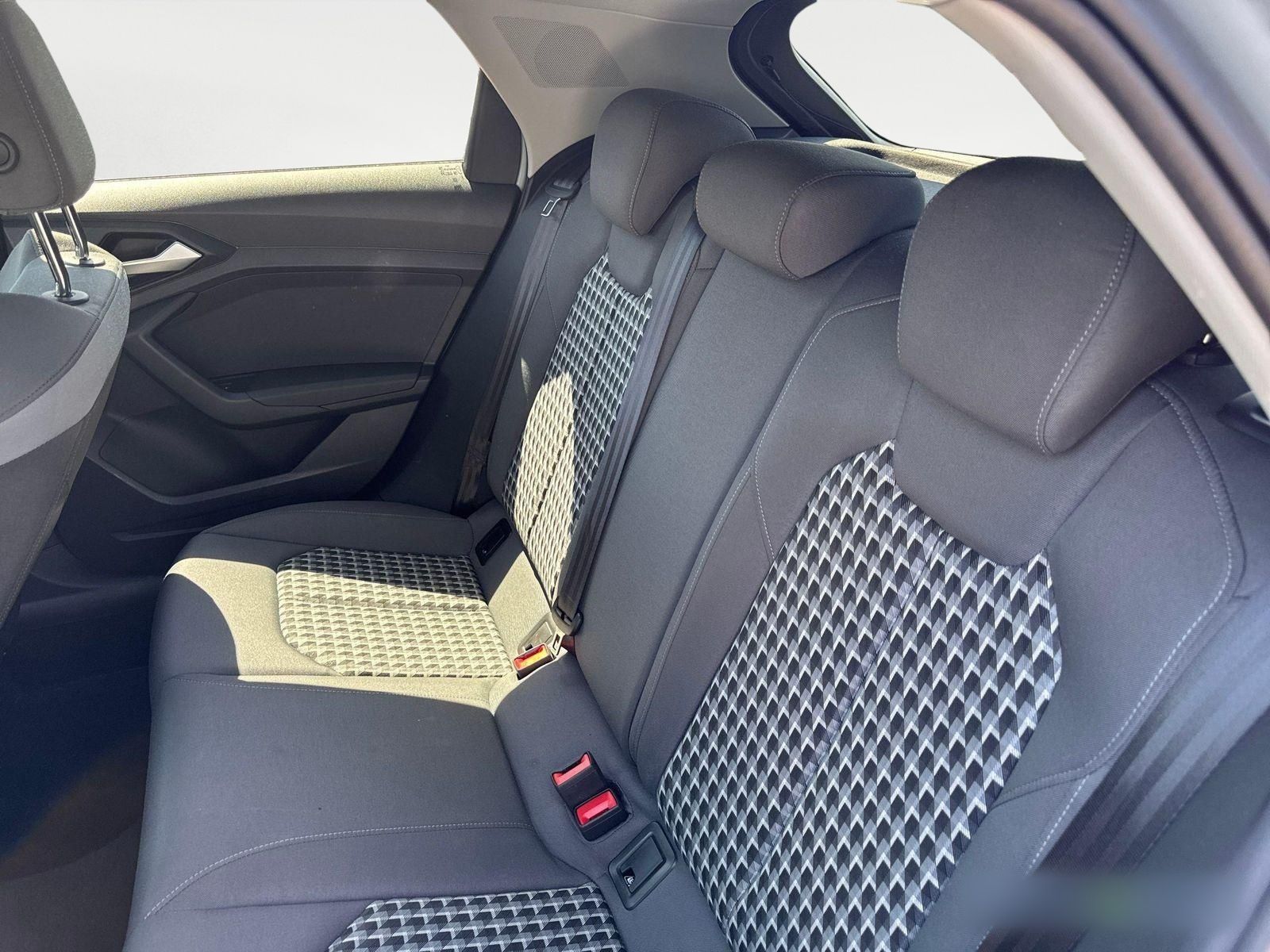 Audi A1 Sportback 30 TFSI S line - Samsaru's Car Outlet