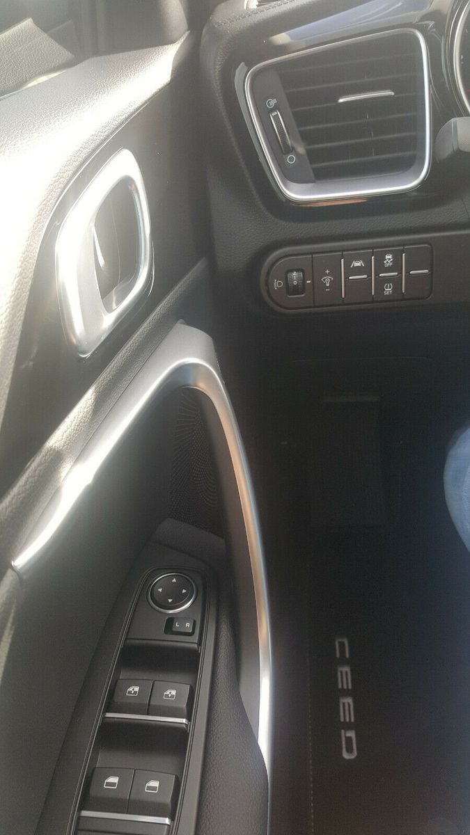 Kia Ceed 1.5 T-GDI JBL Sound Edition - Samsaru's Car Outlet